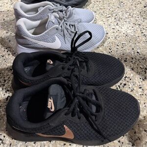 Nike Women's Sneakers - Black and Gray
